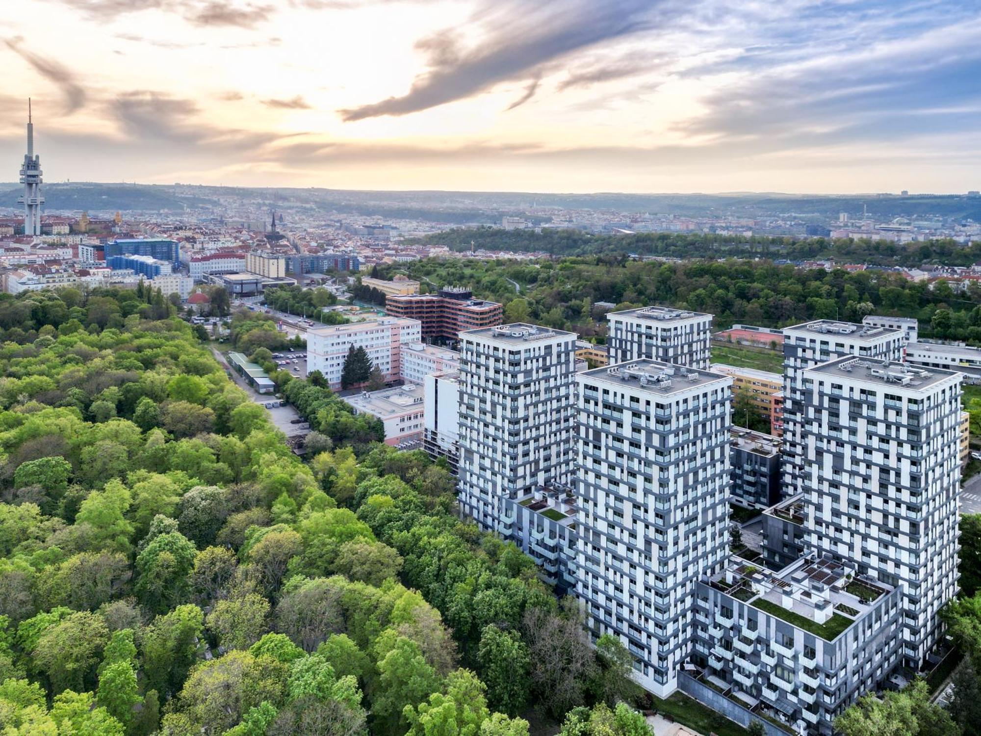 Prague Apartment In Residential Tower - Parking Exterior foto